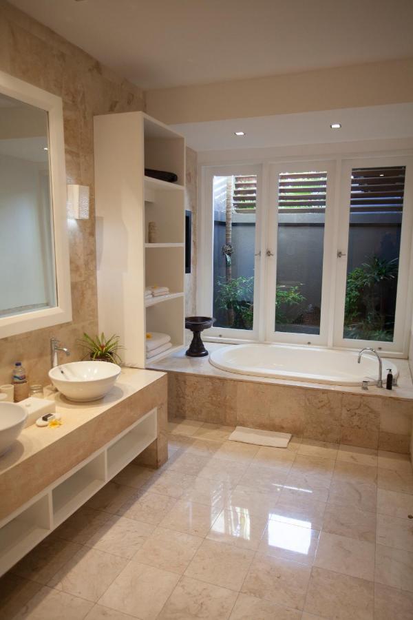 Lakshmi Luxury Villas, Walk To The Beach And Seminyak Shopping Zewnętrze zdjęcie